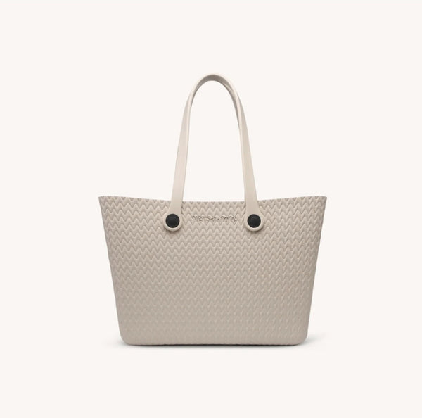 VERSA TOTE Textured Carrie